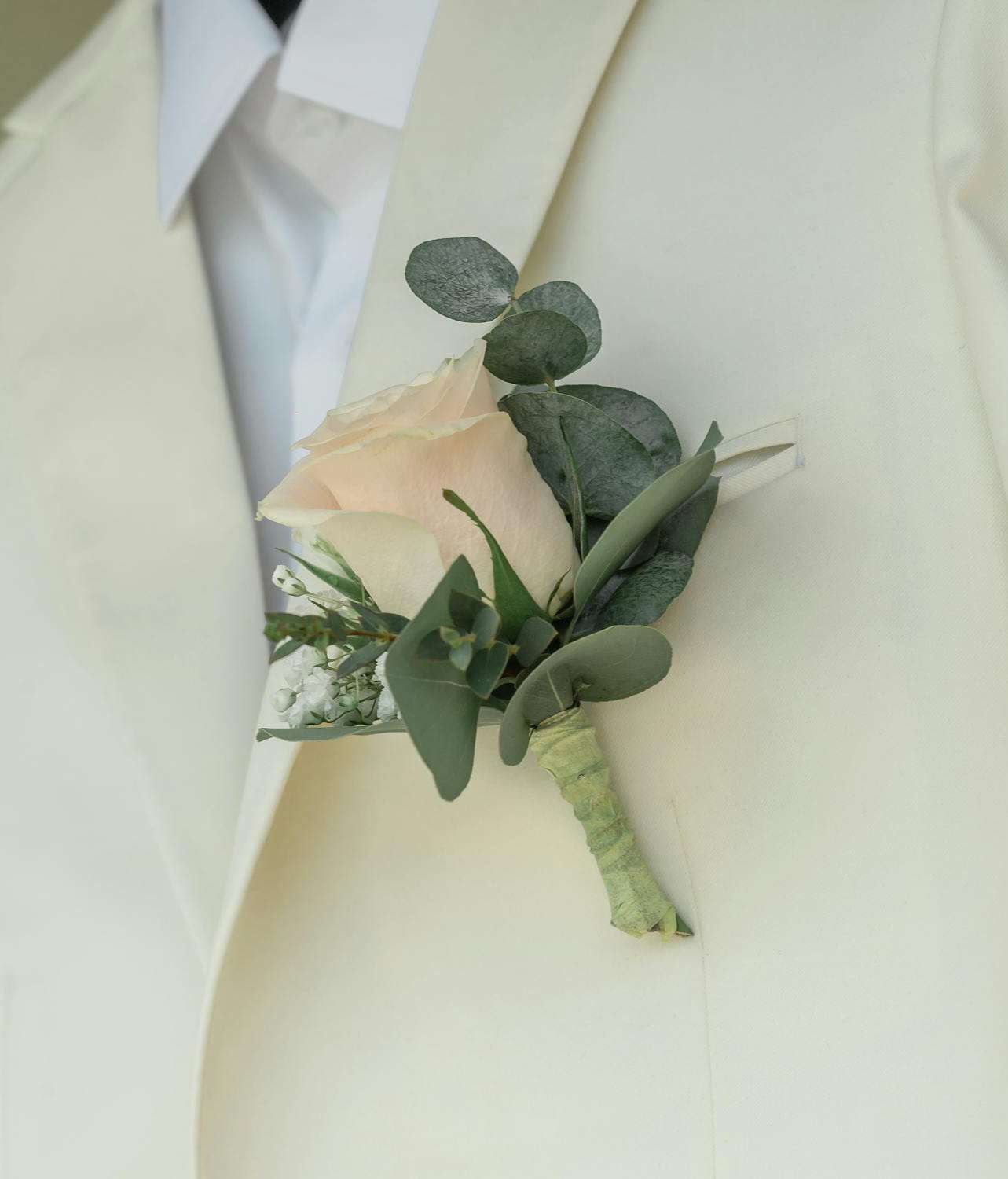 Traditional Rose Boutonniere