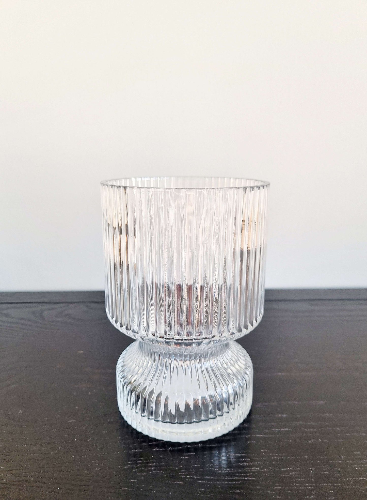 Ribbed Classic Urn