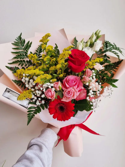 Signature Nabi Bouquet - Seasonal Flowers