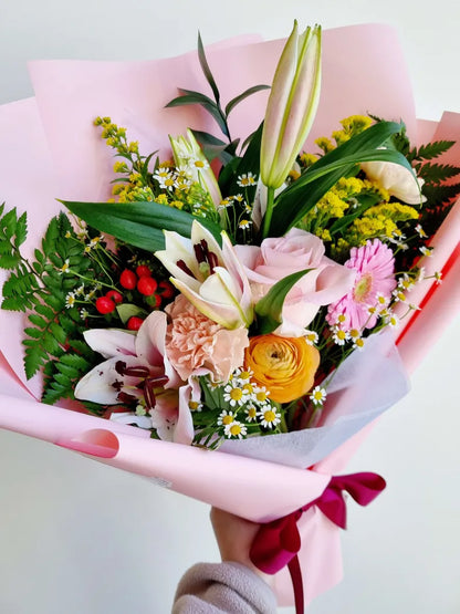 Signature Nabi Bouquet - Seasonal Flowers