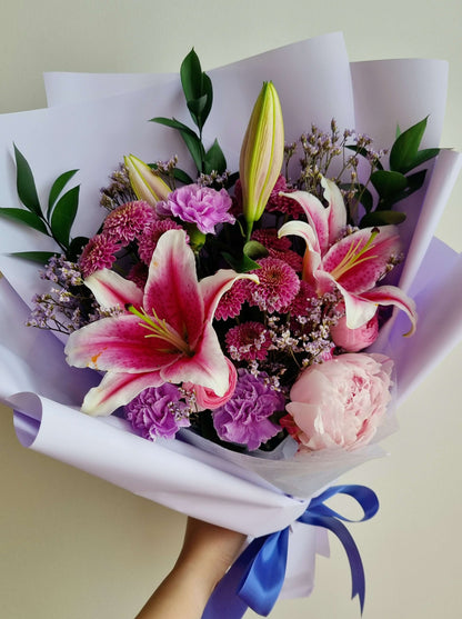 Signature Nabi Bouquet - Seasonal Flowers
