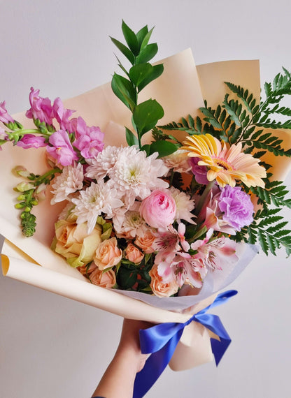 Signature Nabi Bouquet - Seasonal Flowers