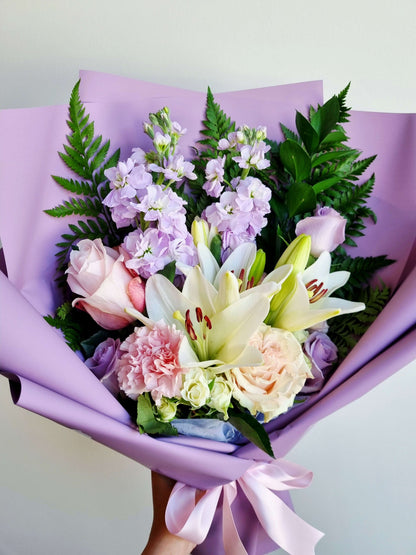 Signature Nabi Bouquet - Seasonal Flowers