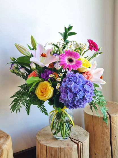 Glass Vase Arrangement L