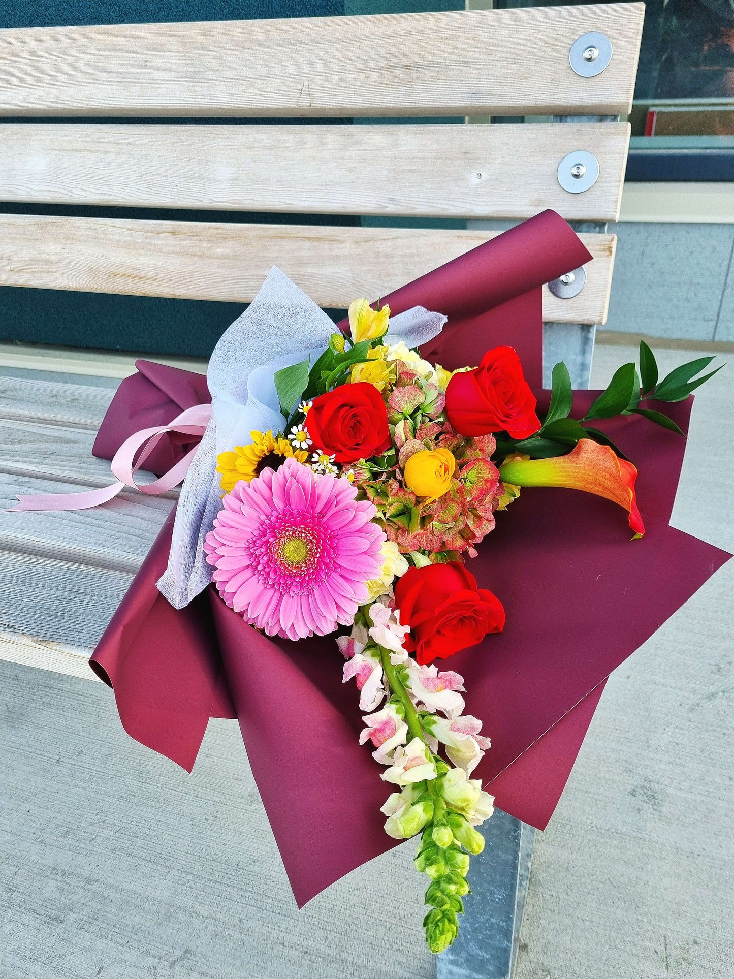 Signature Nabi Bouquet - Seasonal Flowers